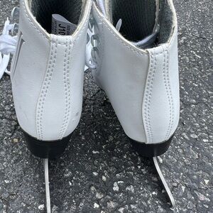 Cascade Lake Placid Toddler Figure Skates - J10